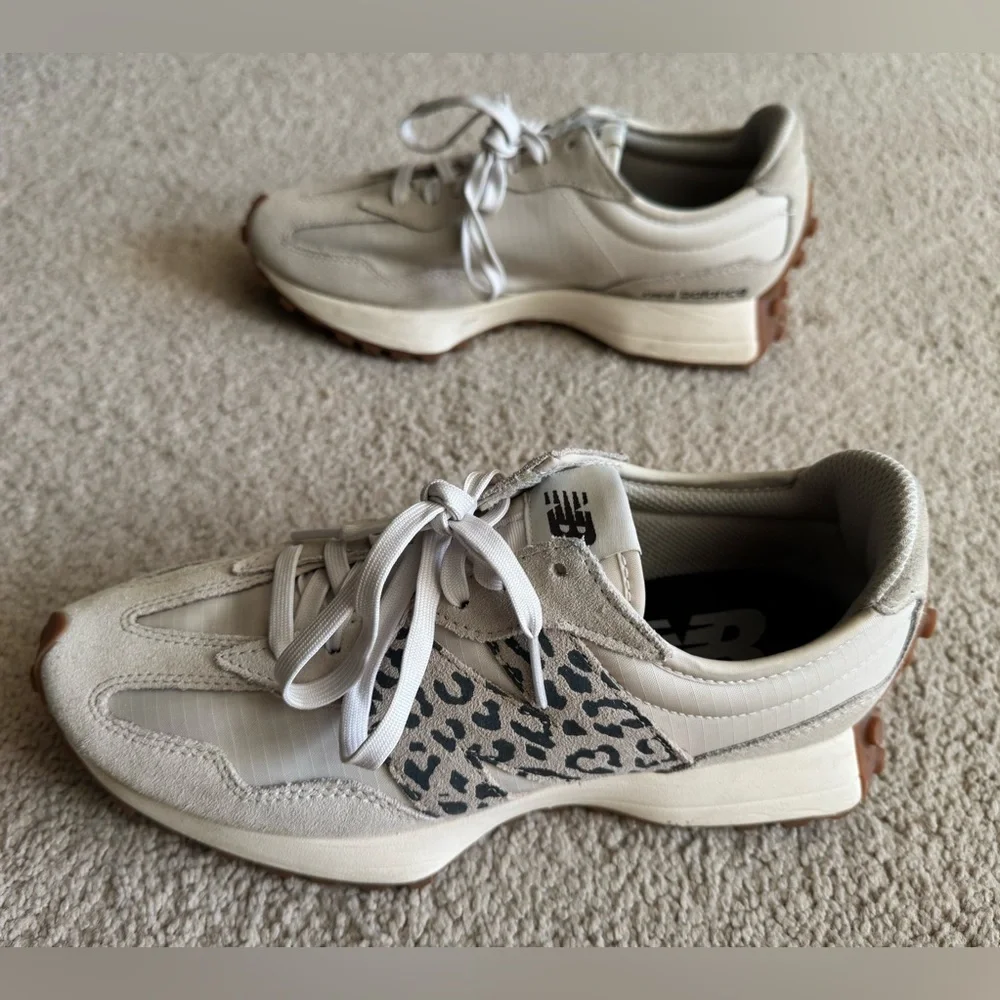 New Balance 327 off White Sneakers
Men’s 8.5 Women’s 10 - Picture 3 of 7